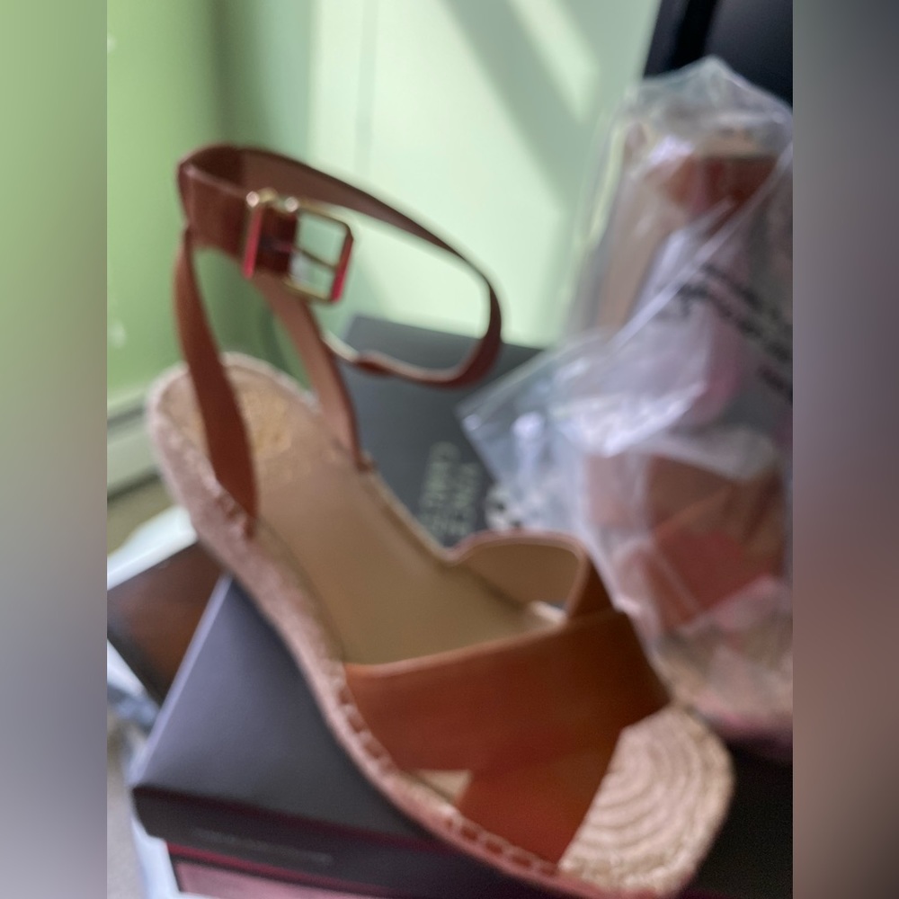 Vince Camuto size 7W in Brick.  Brand new never worn.